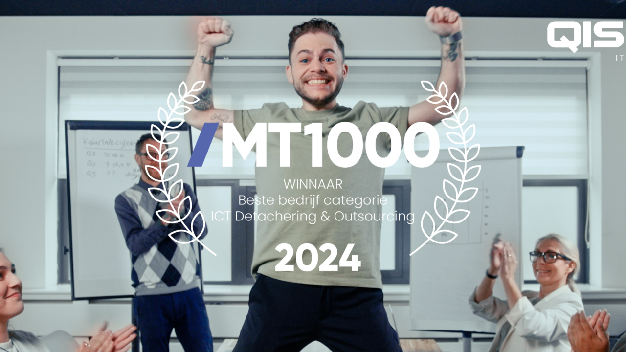 Trainee die MT1000 winst viert tijdens een vergadering